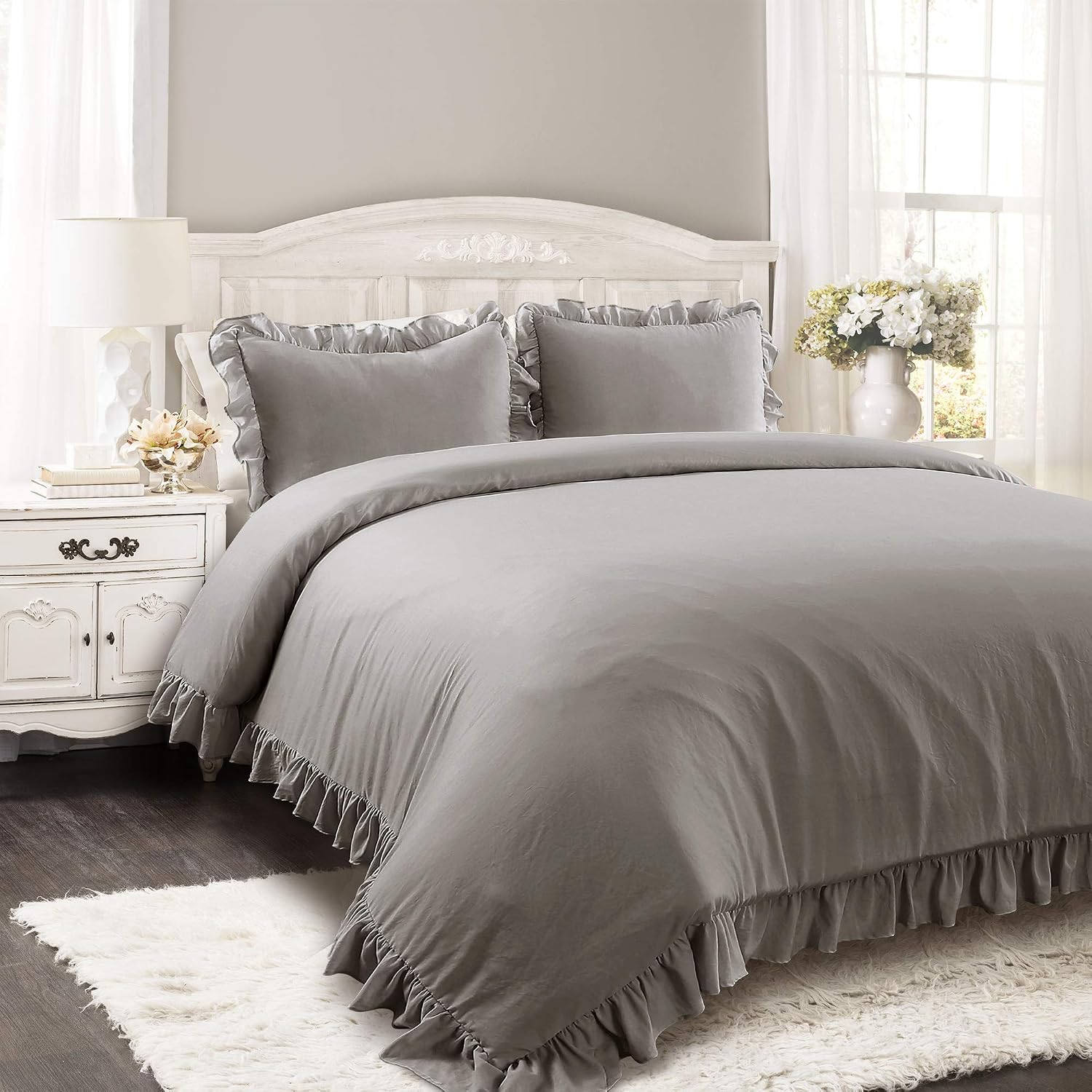 Lush Decor Reyna Ruffle Comforter Set - 3 Piece Cozy Ruffled Bedding Set - Timeless Elegance and Comfort for Dorm Room - Full/Queen, White